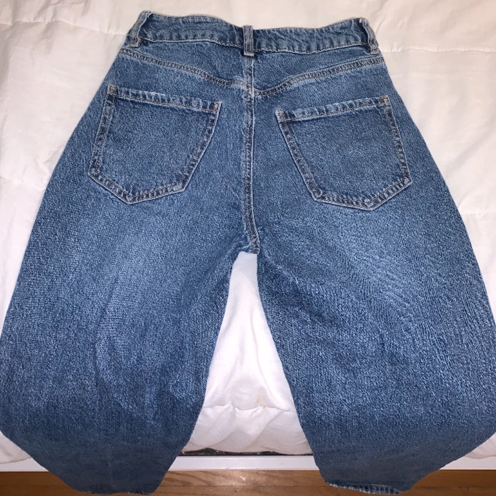 Jeans - Picture 2 of 3